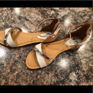 Gianni Bini Simple Two Tone Sandals!